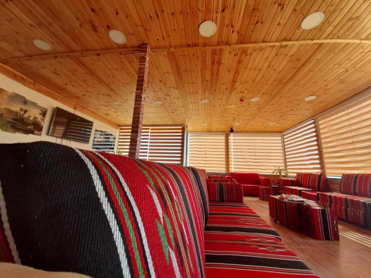 Petra Cabin Dorms Hostel ワディ・ムーサ エクステリア 写真