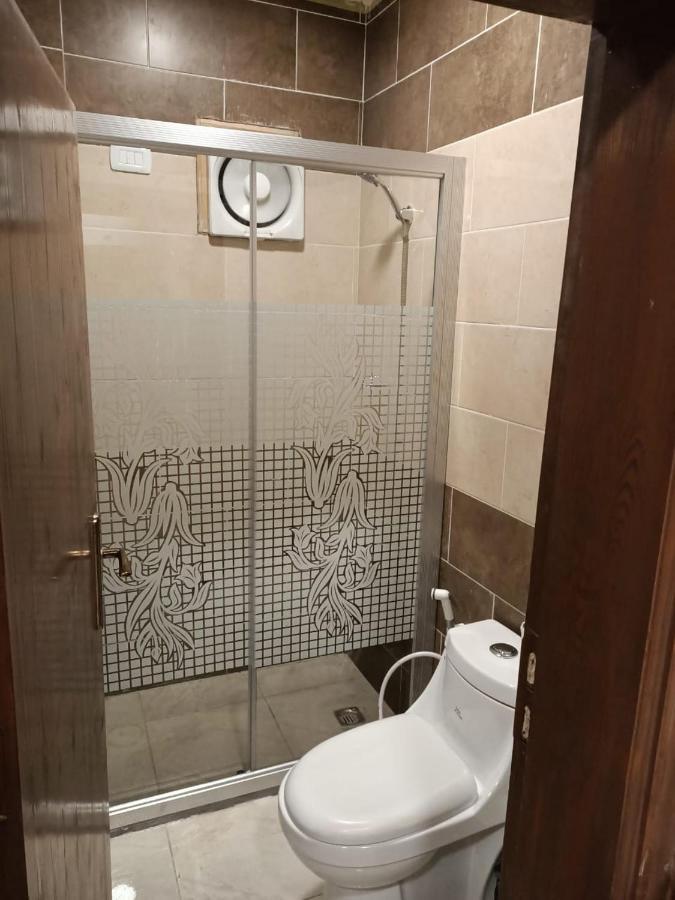 Petra Cabin Dorms Hostel ワディ・ムーサ エクステリア 写真