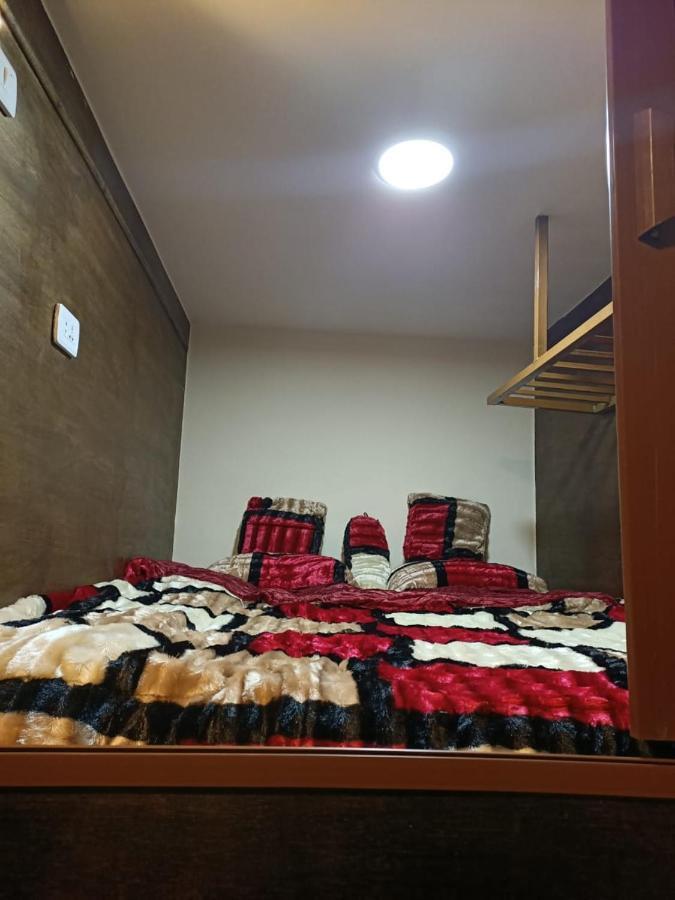 Petra Cabin Dorms Hostel ワディ・ムーサ エクステリア 写真