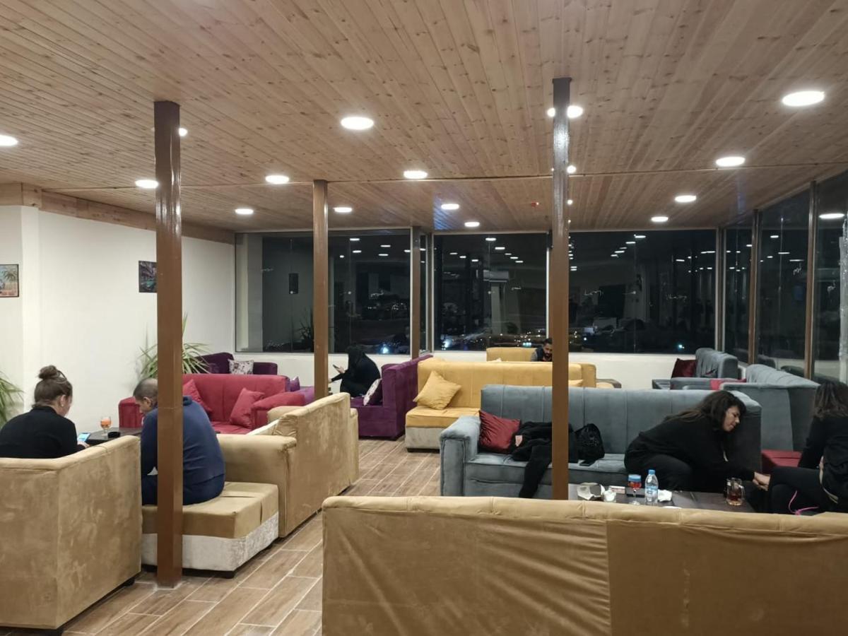 Petra Cabin Dorms Hostel ワディ・ムーサ エクステリア 写真