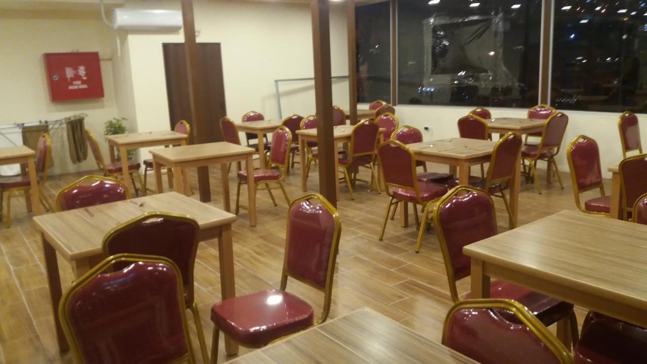 Petra Cabin Dorms Hostel ワディ・ムーサ エクステリア 写真