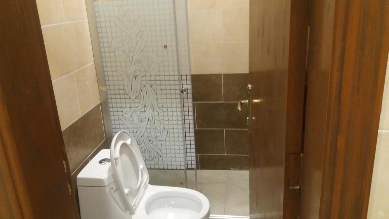 Petra Cabin Dorms Hostel ワディ・ムーサ エクステリア 写真